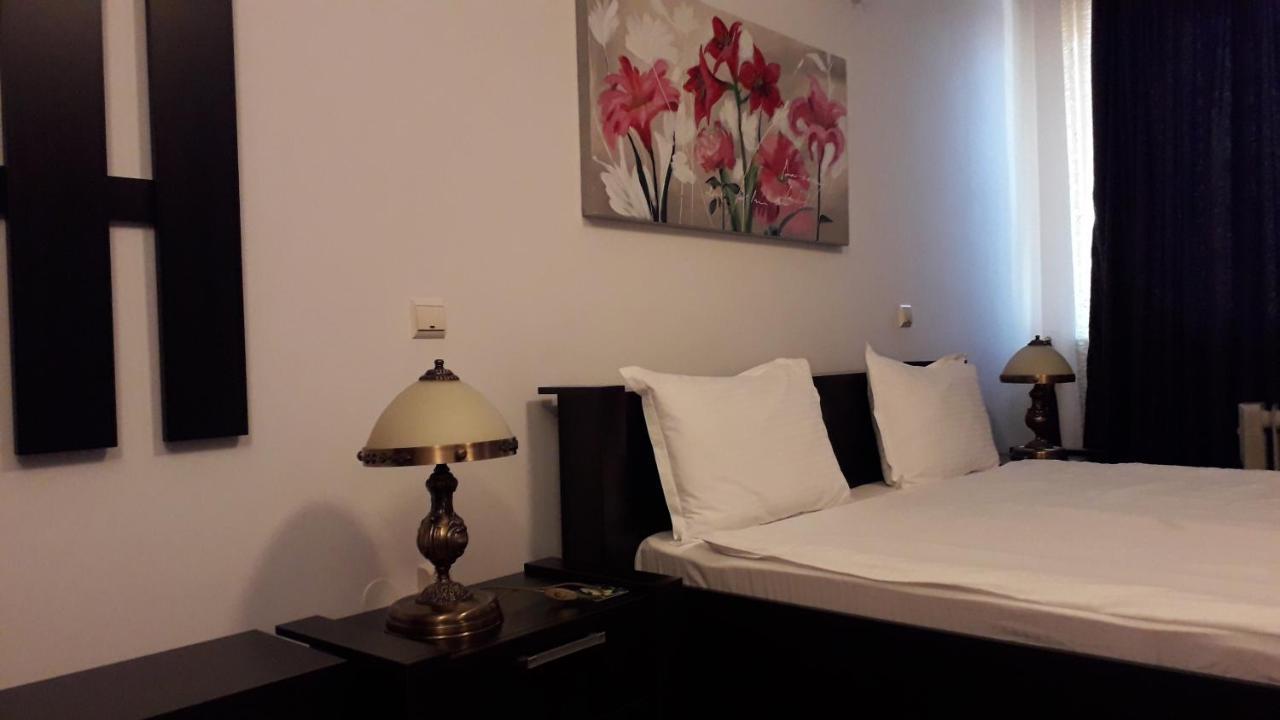 Liz Residence 피테슈티 외부 사진